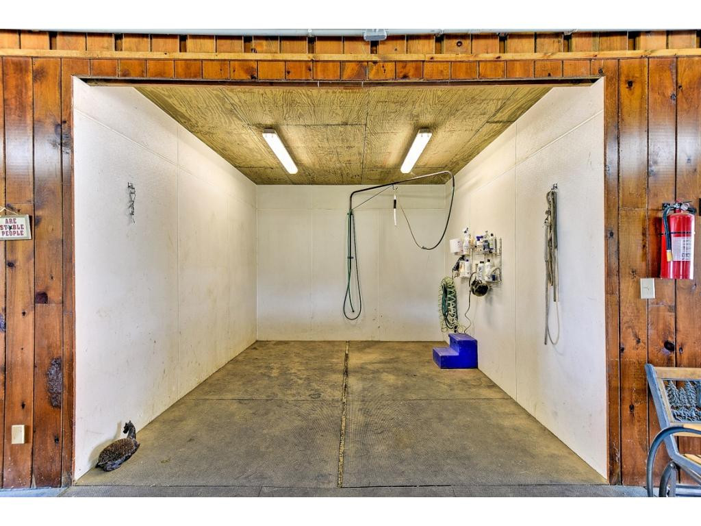535 Pemberton Road Bristol, TN 37620 - Photo 35 of 36 BARN SHOWER