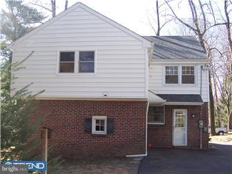 308 Spring Valley Road Springfield, PA 19064 - Photo 3 of 12