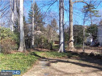 308 Spring Valley Road Springfield, PA 19064 - Photo 4 of 12