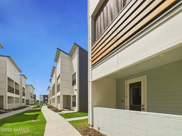 $240,000 | 118 Canvasback Drive, Youngsville, LA 70592