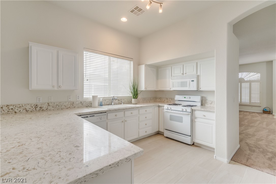 1496 Rancho Navarro Street Henderson, NV 89012 - Photo 9 of 34 Gallery Image 9