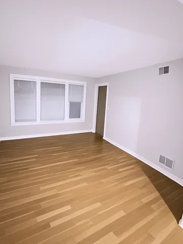 $1,950 | 4701 North Kilbourn Avenue, Unit 2, Chicago, IL 60630