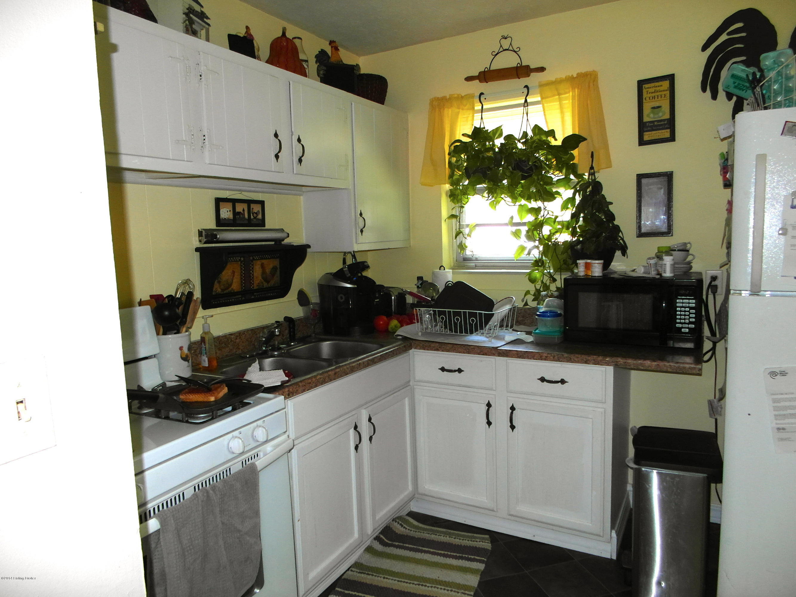 312 Meadowood Road Louisville, KY 40229 - Photo 8 of 16 8