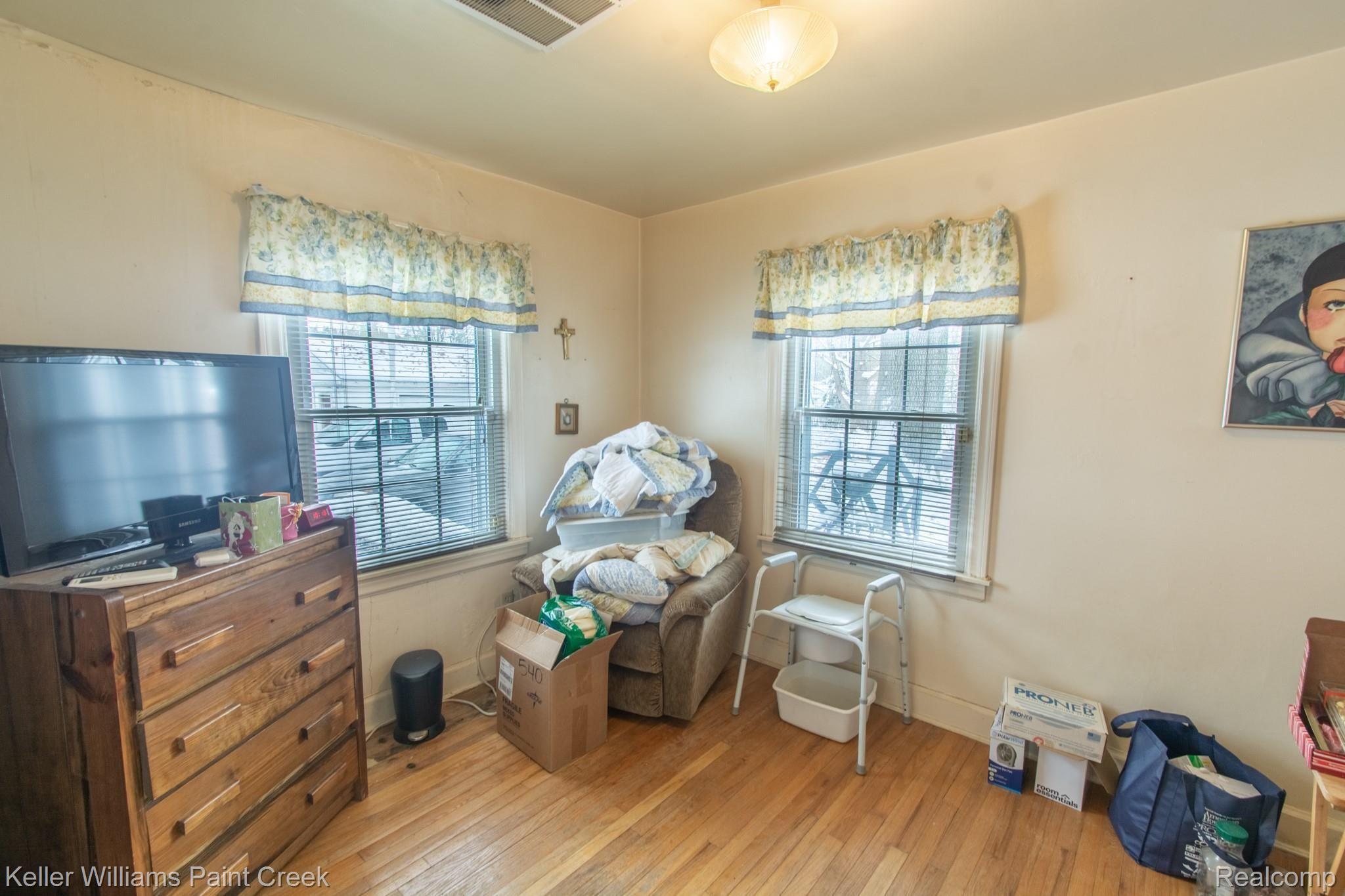 11245 Pardee Road Taylor, MI 48180 - Photo 17 of 28 11245 Pardee-Bed A 1.jpg