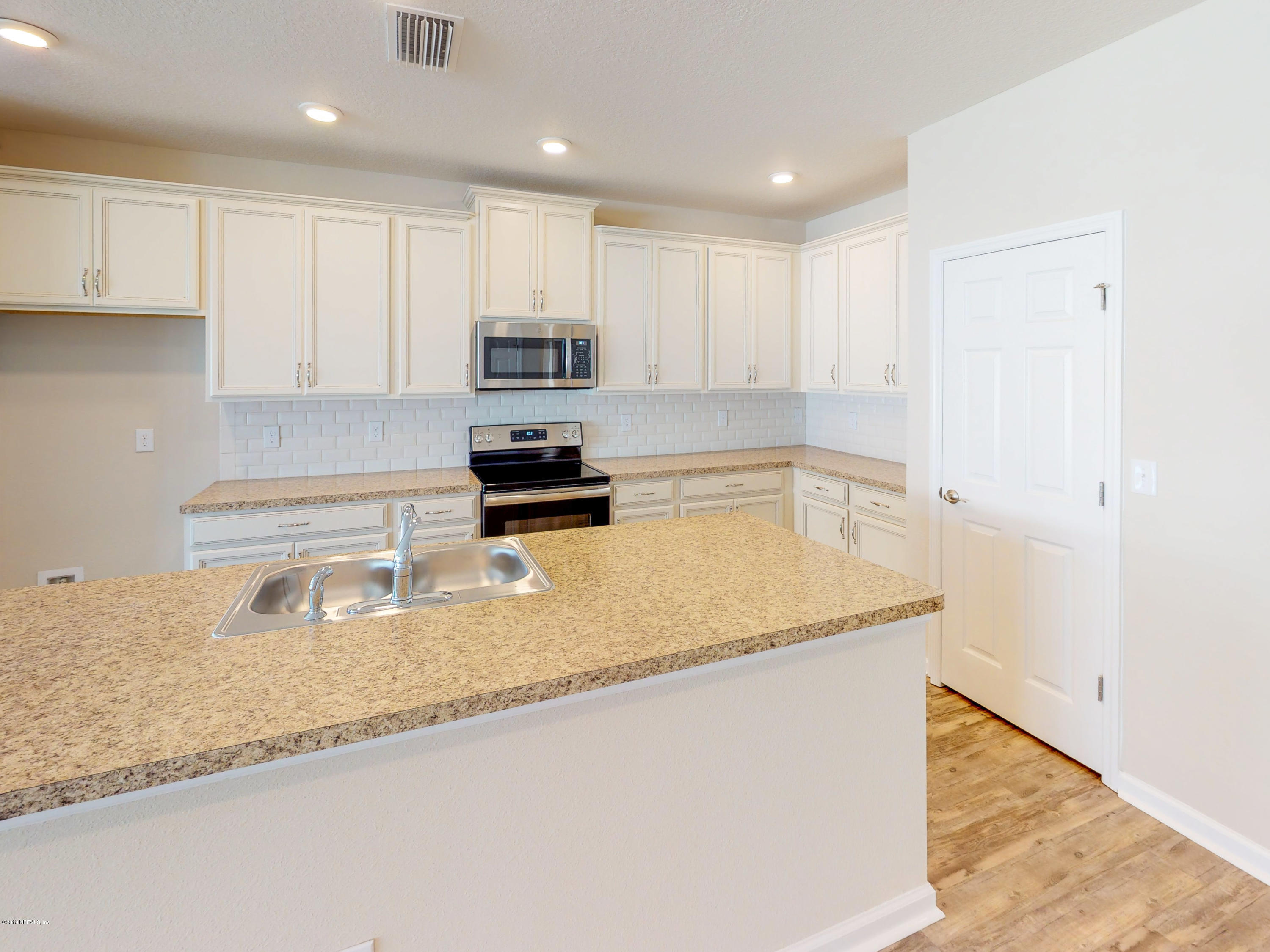 11960 Bridgehampton Road-18