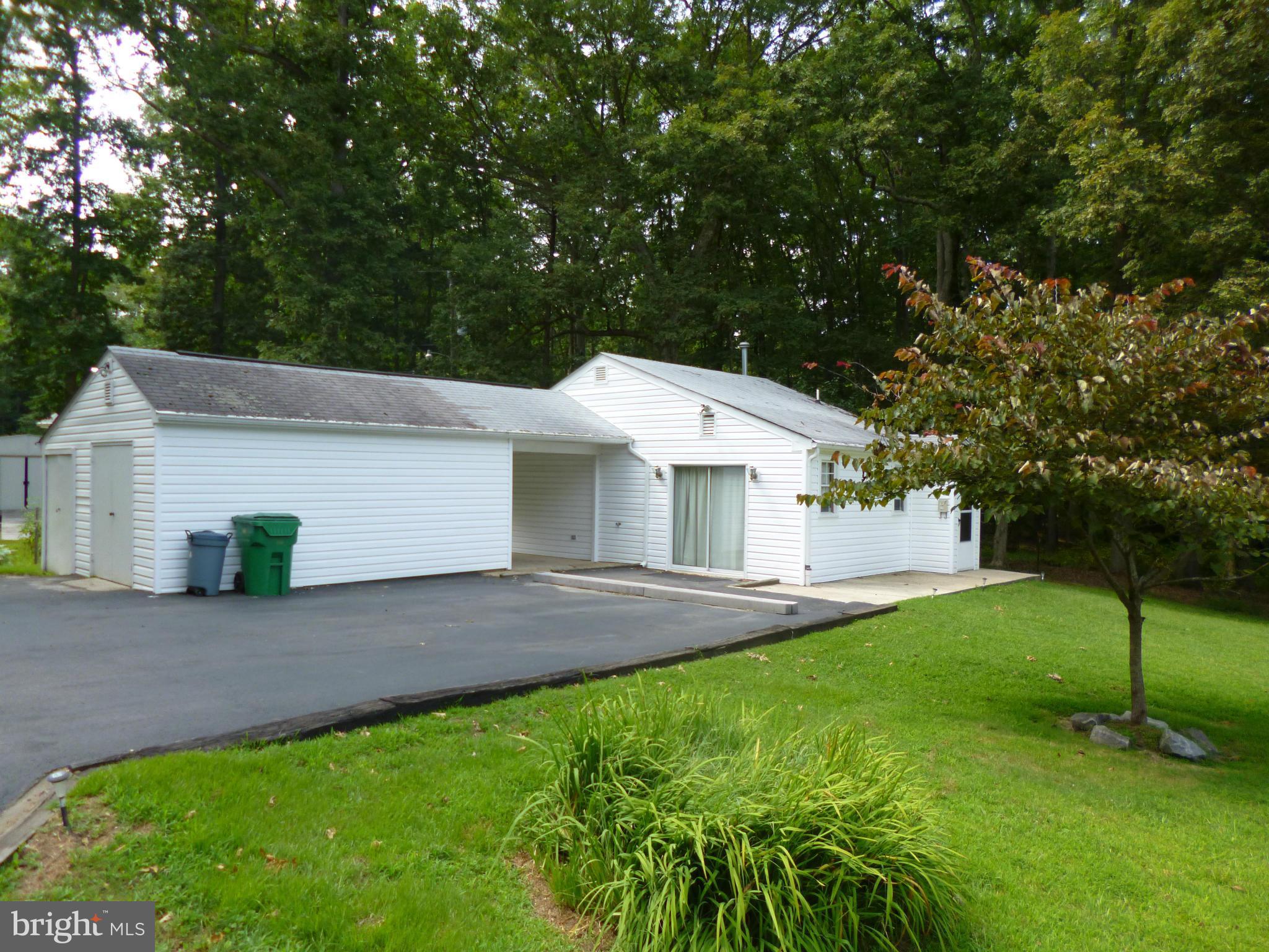 535 Brooke Road Fredericksburg, VA 22405 - Photo 4 of 16 Rec Room & Workshop