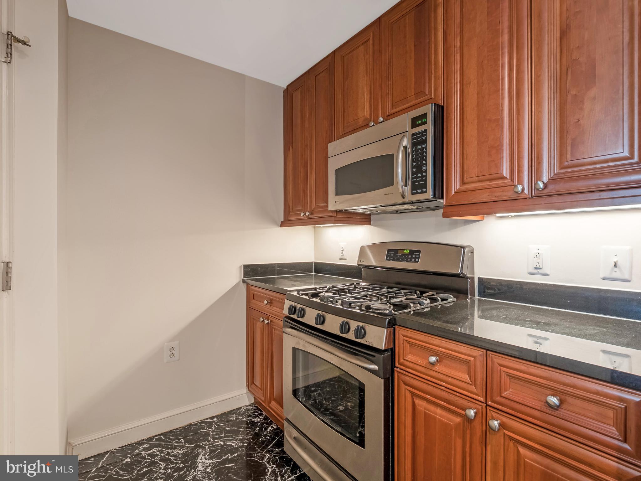 11990 Market Street, Unit 1004 Reston, VA 20190 - Photo 8 of 15