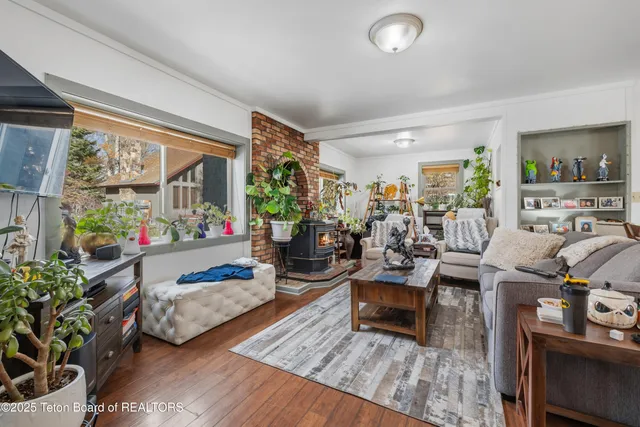 $2,750,000 | 630 East Kelly Avenue, Jackson, WY 83001