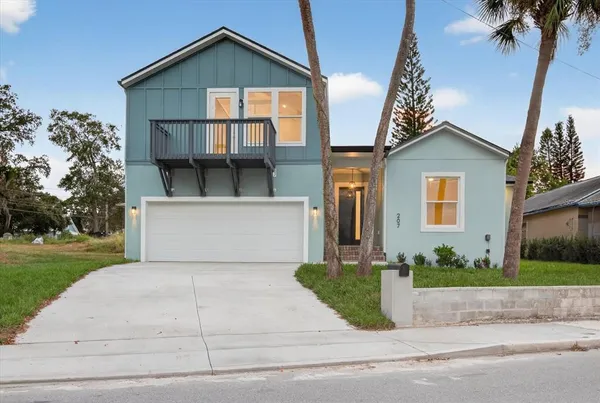 $3,995 | 207 Athens Street, Tarpon Springs, FL 34689
