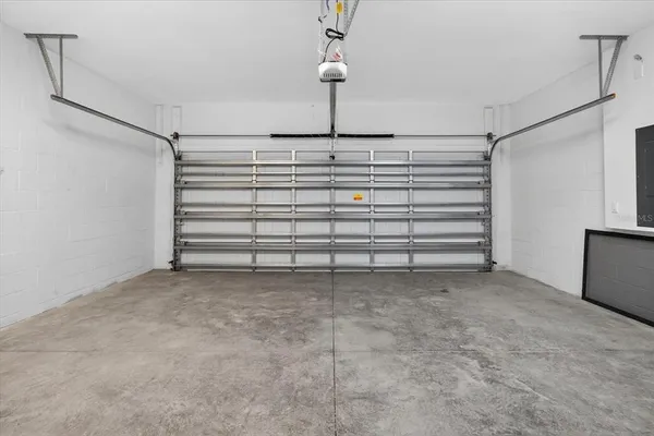 $3,995 | 207 Athens Street, Tarpon Springs, FL 34689