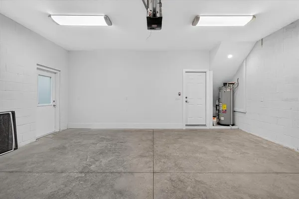 $3,995 | 207 Athens Street, Tarpon Springs, FL 34689