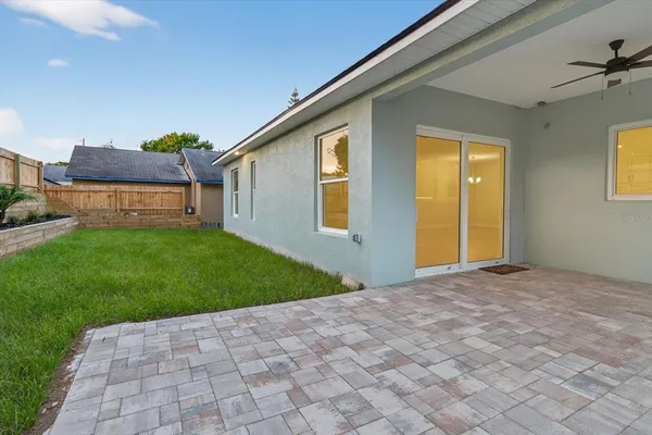 $3,995 | 207 Athens Street, Tarpon Springs, FL 34689