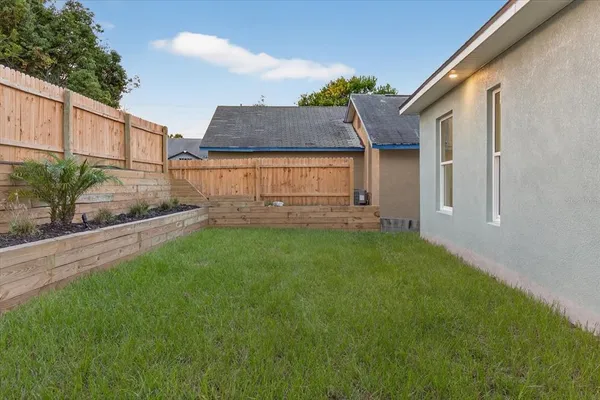 $3,995 | 207 Athens Street, Tarpon Springs, FL 34689