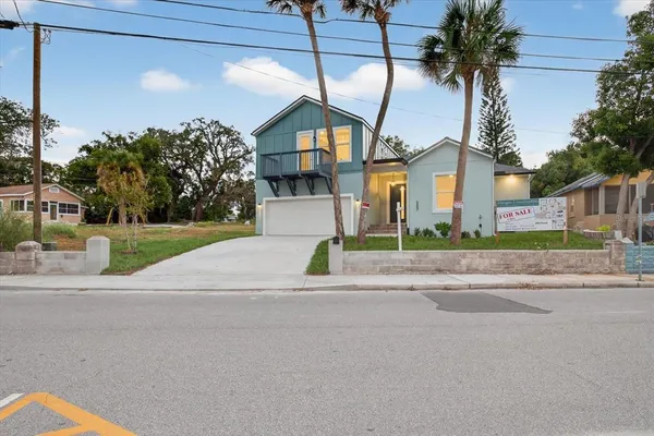 $3,995 | 207 Athens Street, Tarpon Springs, FL 34689