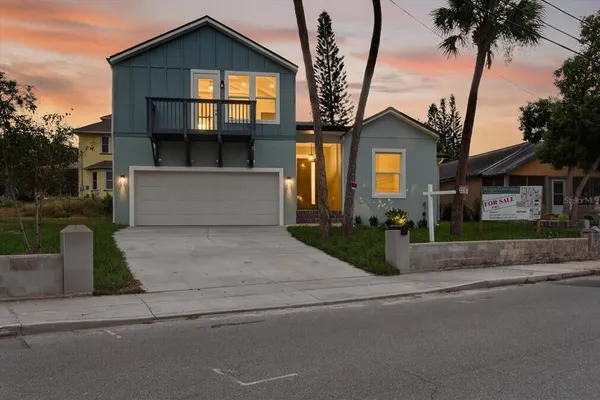 $3,995 | 207 Athens Street, Tarpon Springs, FL 34689