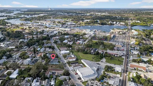 $3,995 | 207 Athens Street, Tarpon Springs, FL 34689