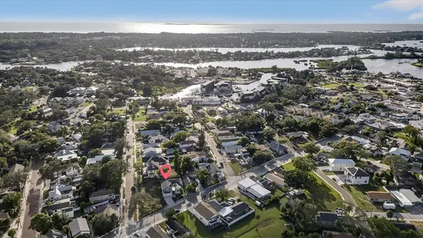 $3,995 | 207 Athens Street, Tarpon Springs, FL 34689