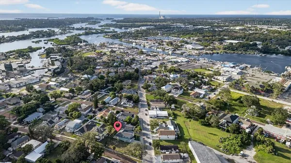 $3,995 | 207 Athens Street, Tarpon Springs, FL 34689