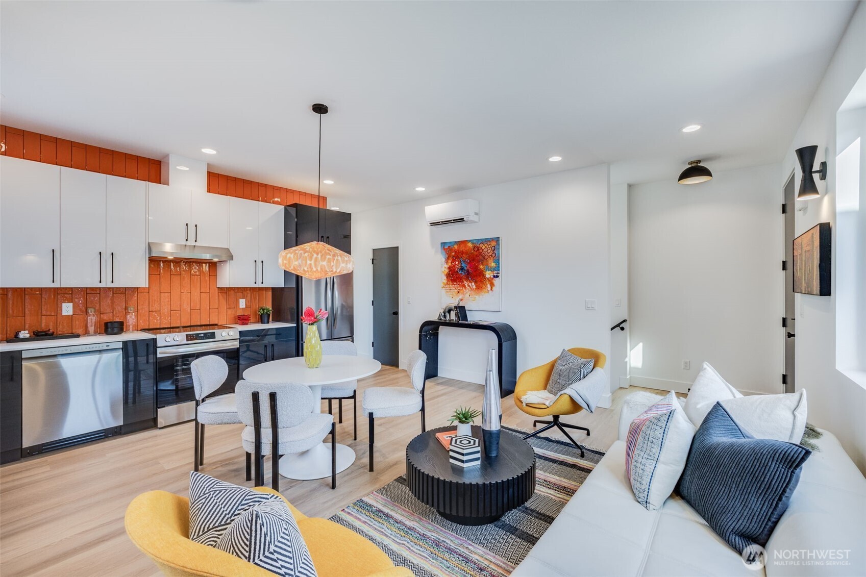 4708 South Morgan Street Seattle, WA 98118 - Photo 4 of 33