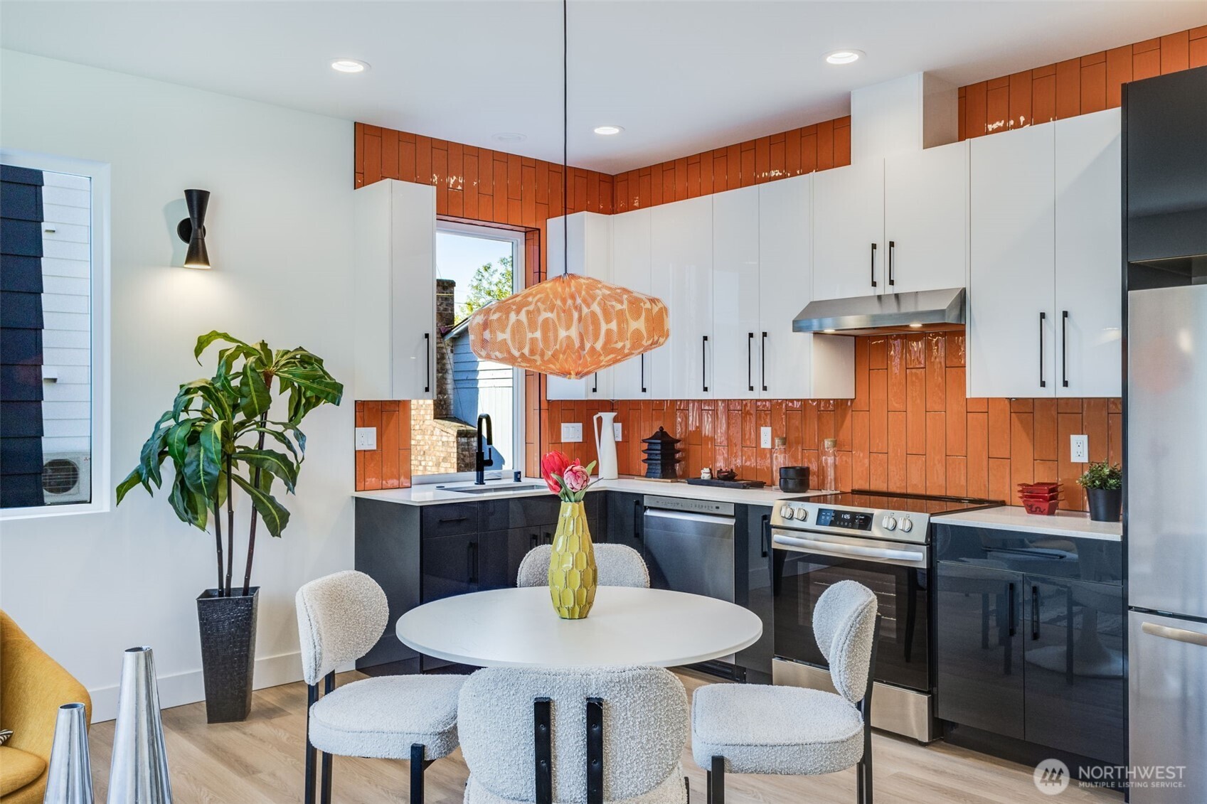 4708 South Morgan Street Seattle, WA 98118 - Photo 8 of 33