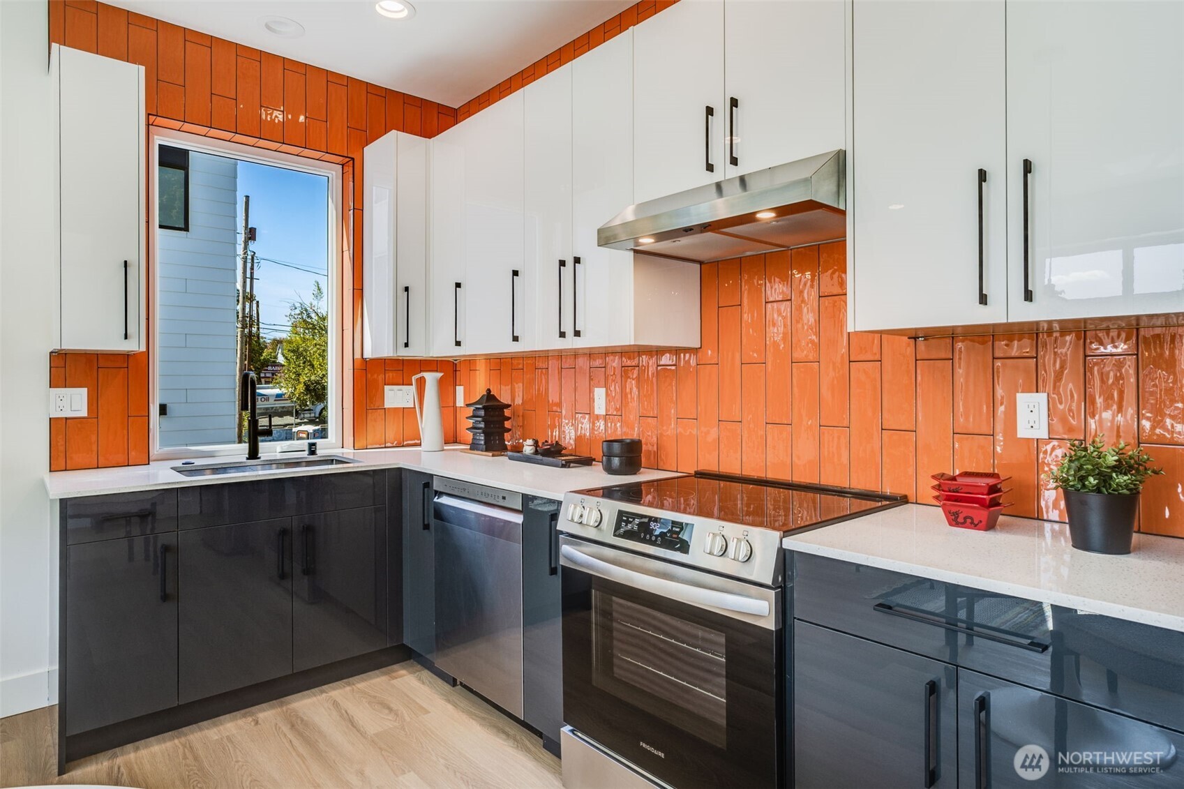 4708 South Morgan Street Seattle, WA 98118 - Photo 9 of 33