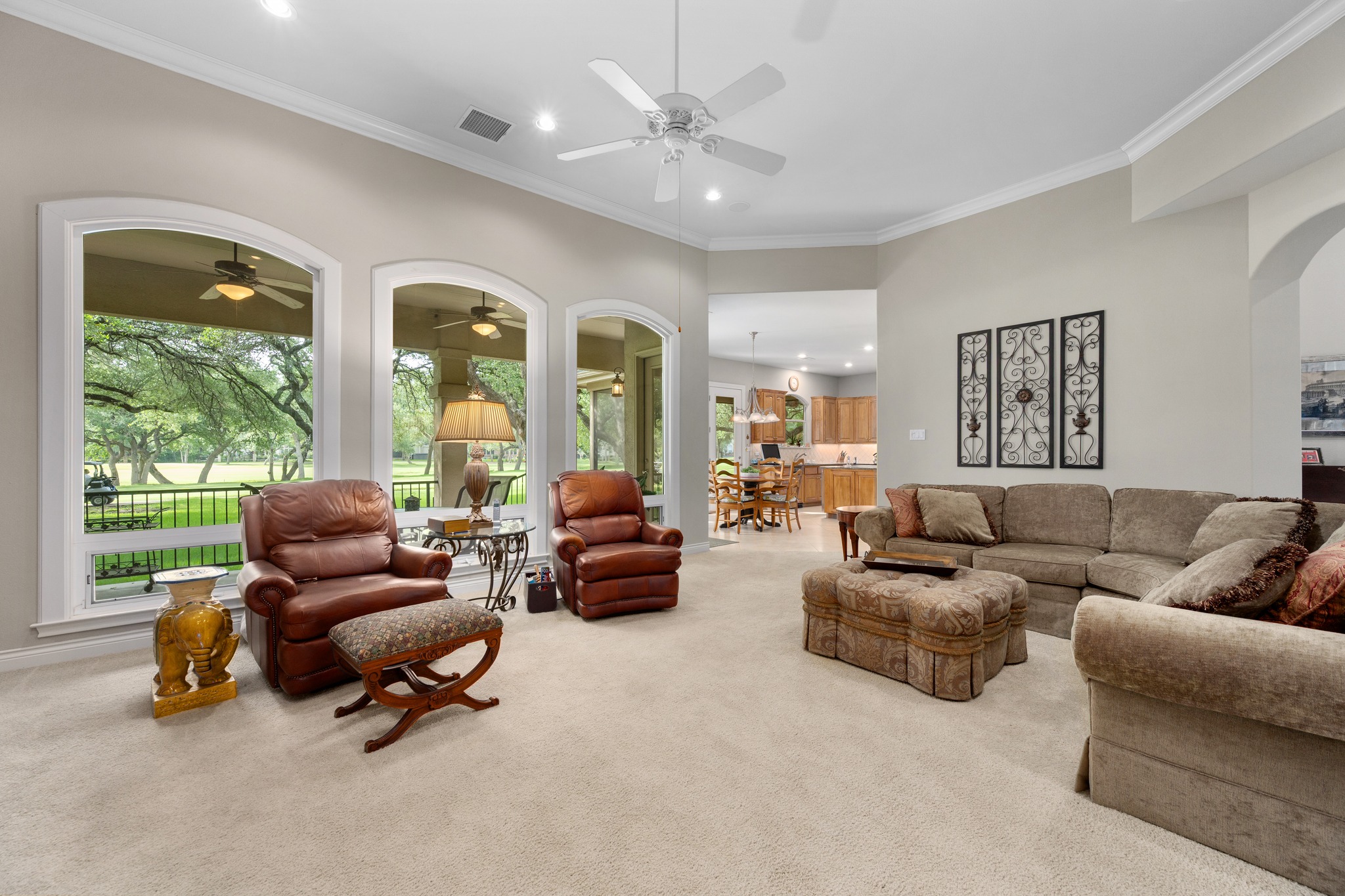 29 Meadows End Georgetown, TX 78628 - Photo 6 of 38 a living room with furniture and a large window