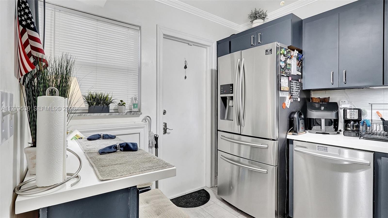 329 Southeast 3rd Street, Unit 405S Hallandale Beach, FL 33009 - Photo 13 of 44