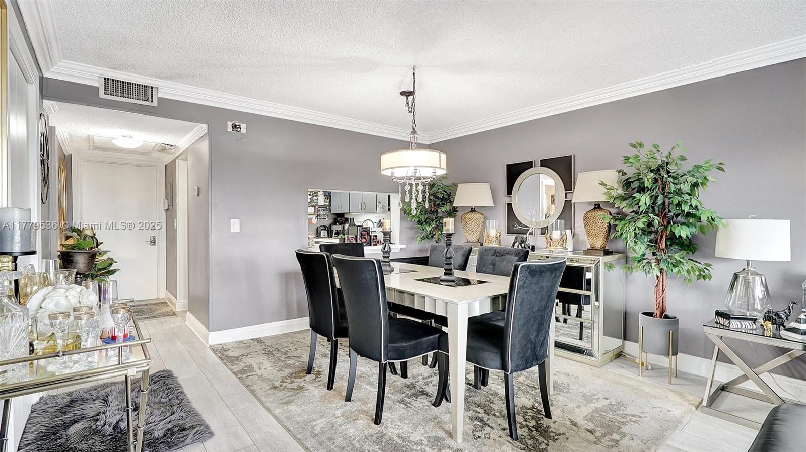 329 Southeast 3rd Street, Unit 405S Hallandale Beach, FL 33009 - Photo 18 of 44