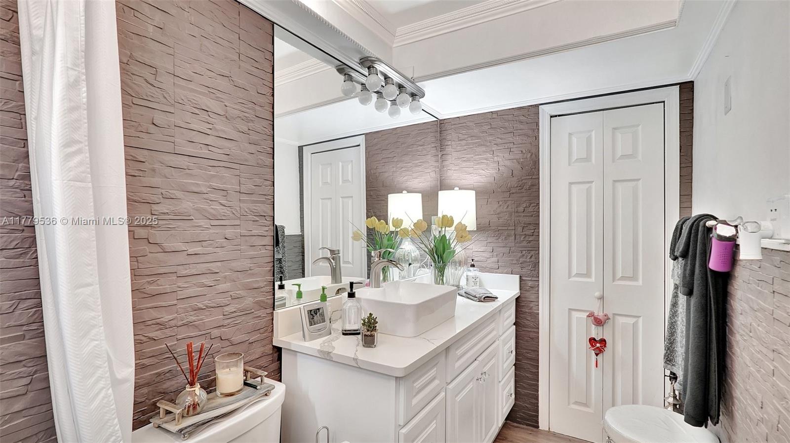 329 Southeast 3rd Street, Unit 405S Hallandale Beach, FL 33009 - Photo 33 of 44