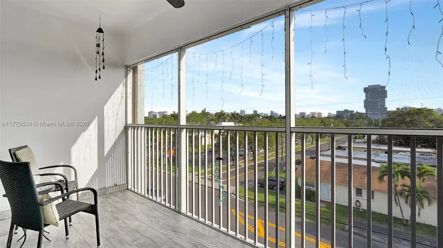 $299,000 | 329 Southeast 3rd Street, Unit 405S, Hallandale Beach, FL 33009