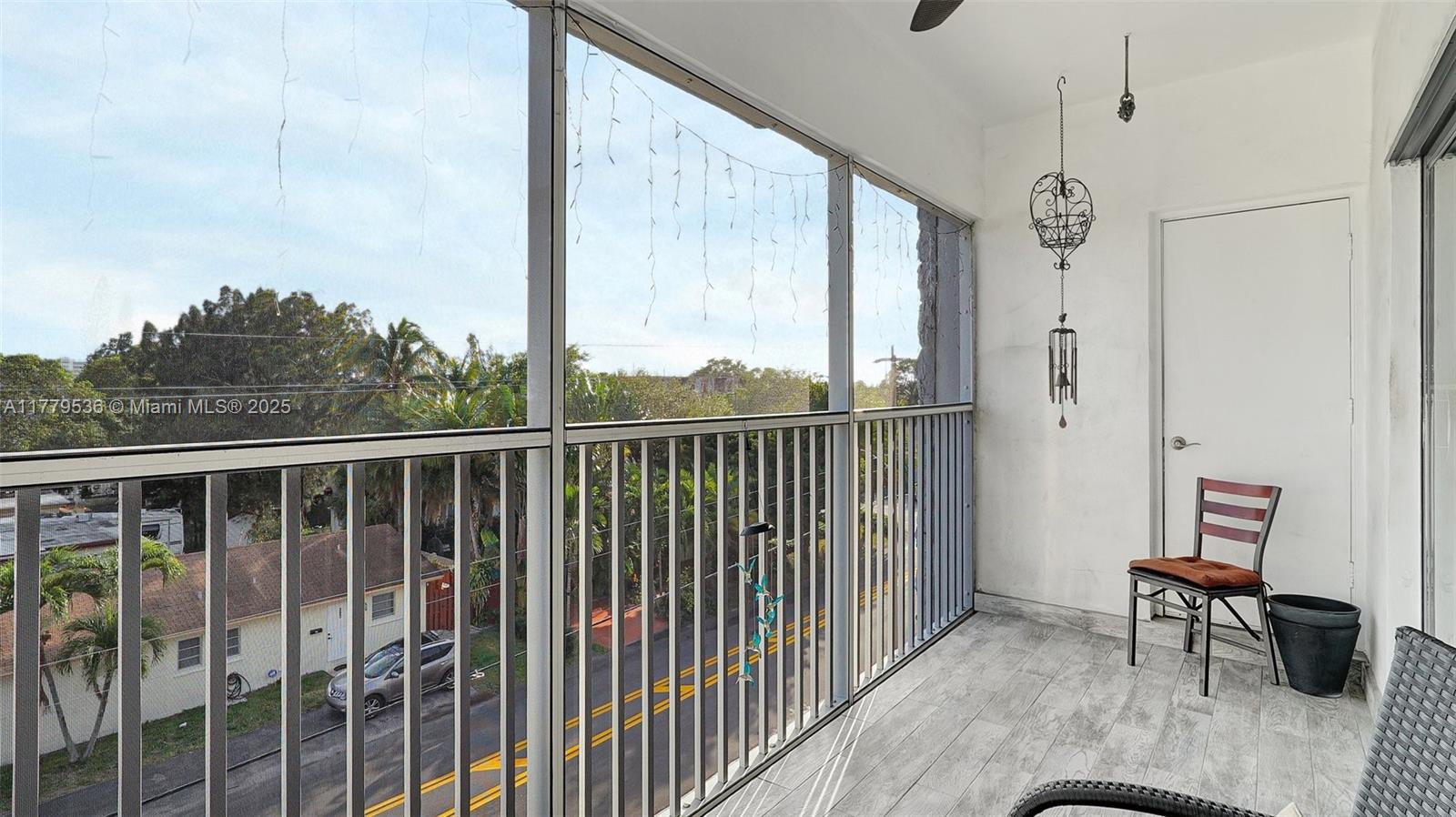 329 Southeast 3rd Street, Unit 405S Hallandale Beach, FL 33009 - Photo 38 of 44