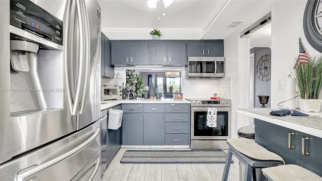 $299,000 | 329 Southeast 3rd Street, Unit 405S, Hallandale Beach, FL 33009