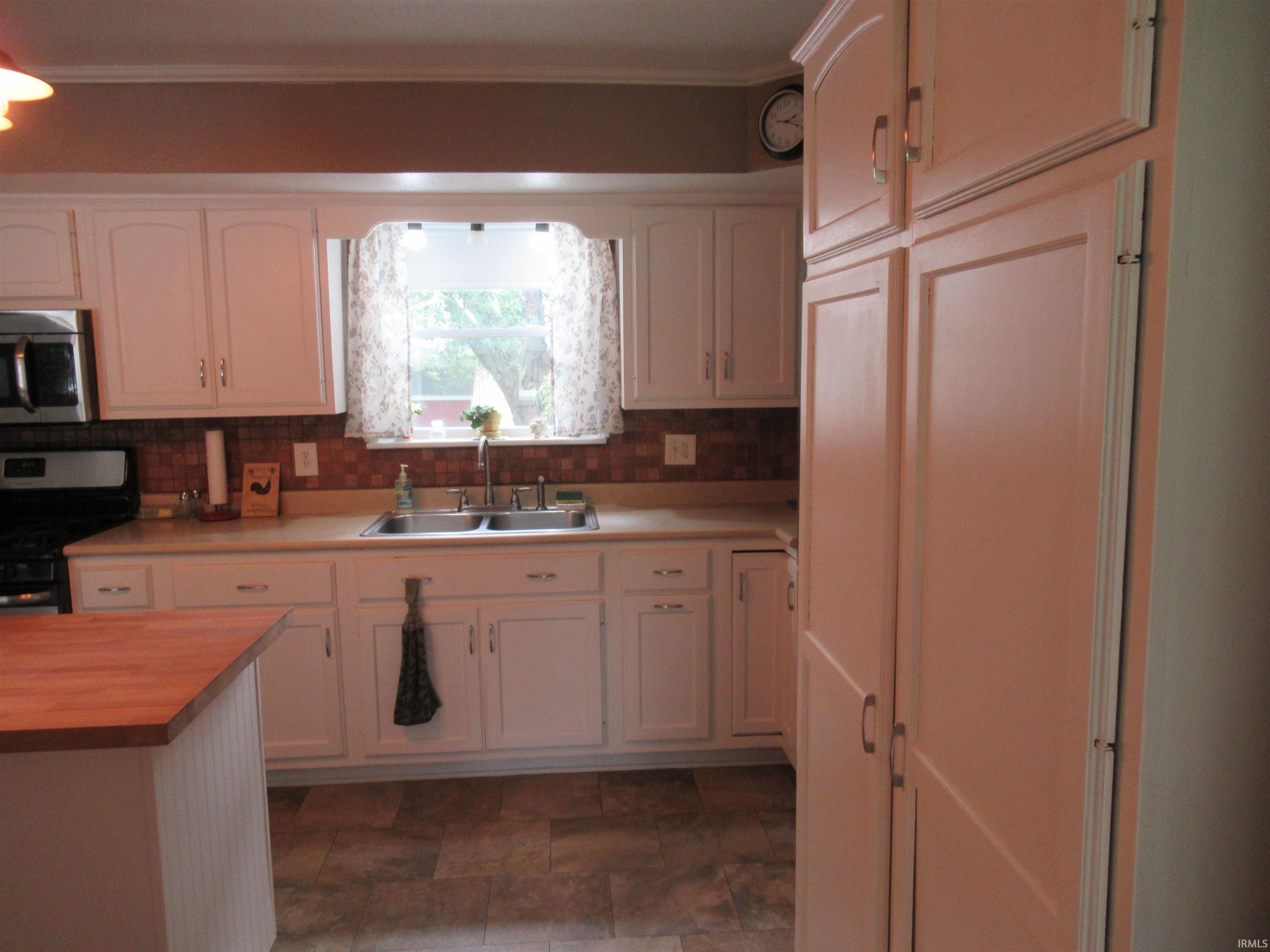 215 Worth Road Auburn, IN 46706 - Photo 16 of 32 Gallery Image 16