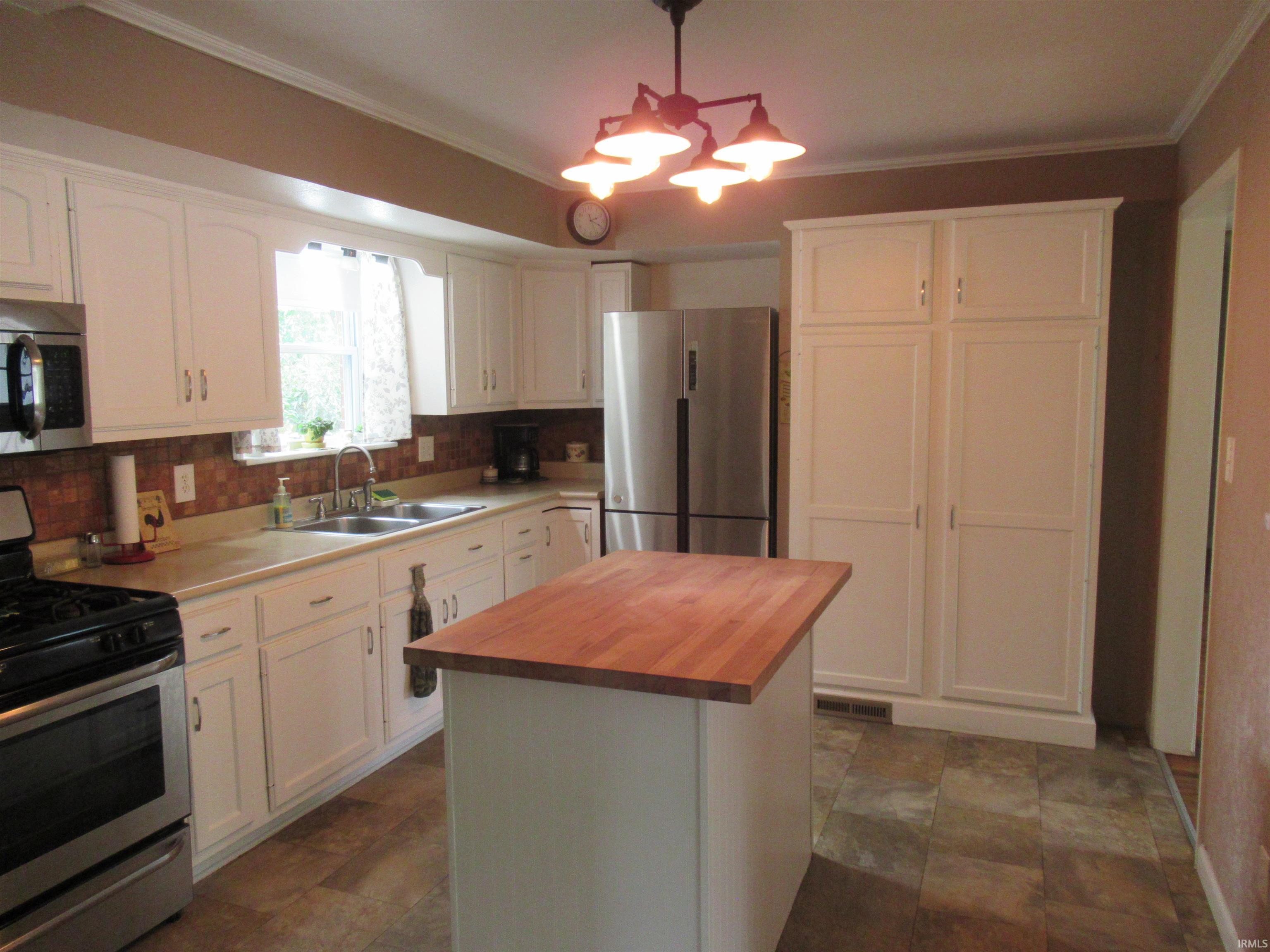 215 Worth Road Auburn, IN 46706 - Photo 17 of 32 Gallery Image 17