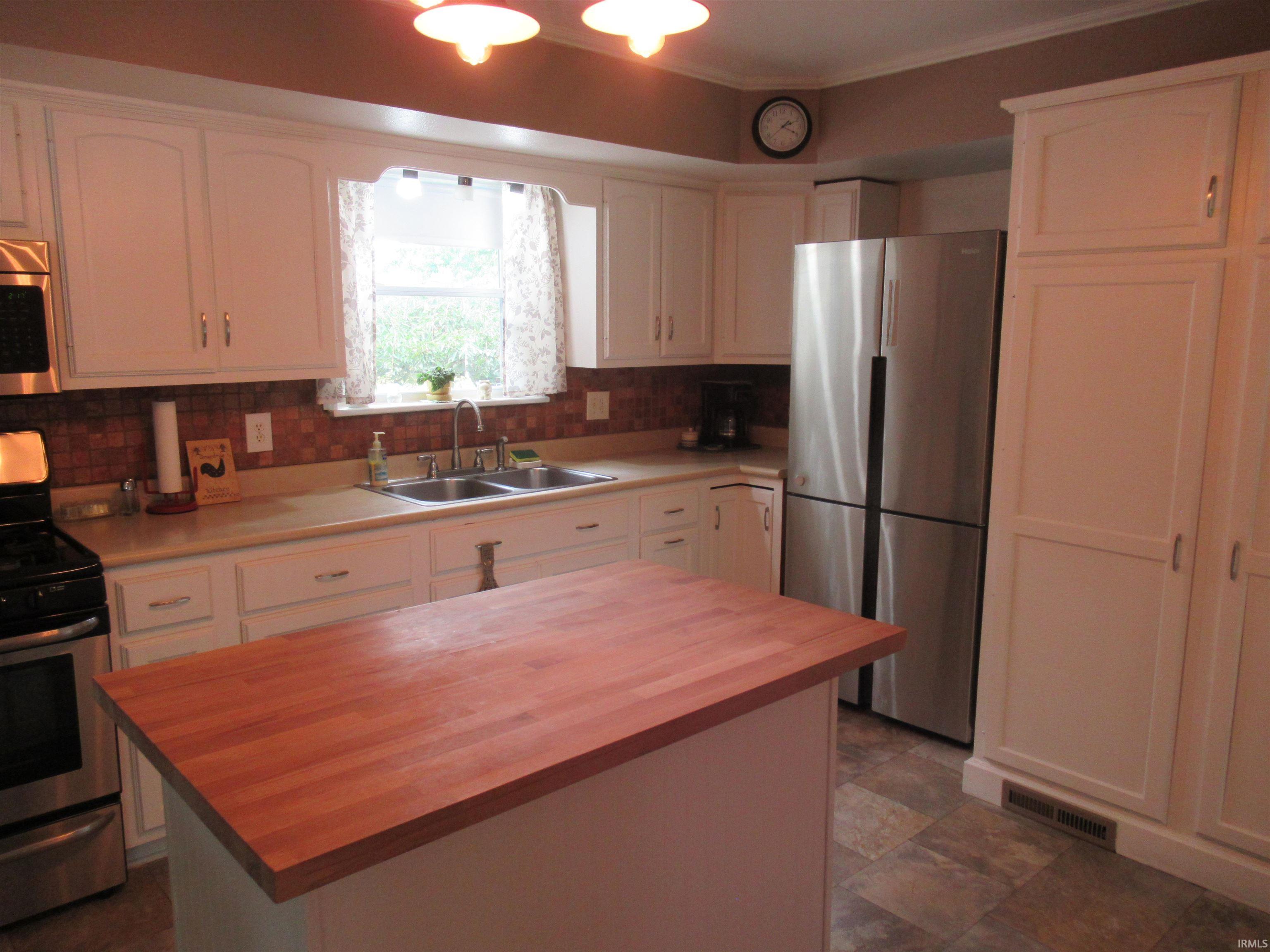 215 Worth Road Auburn, IN 46706 - Photo 18 of 32 Gallery Image 18