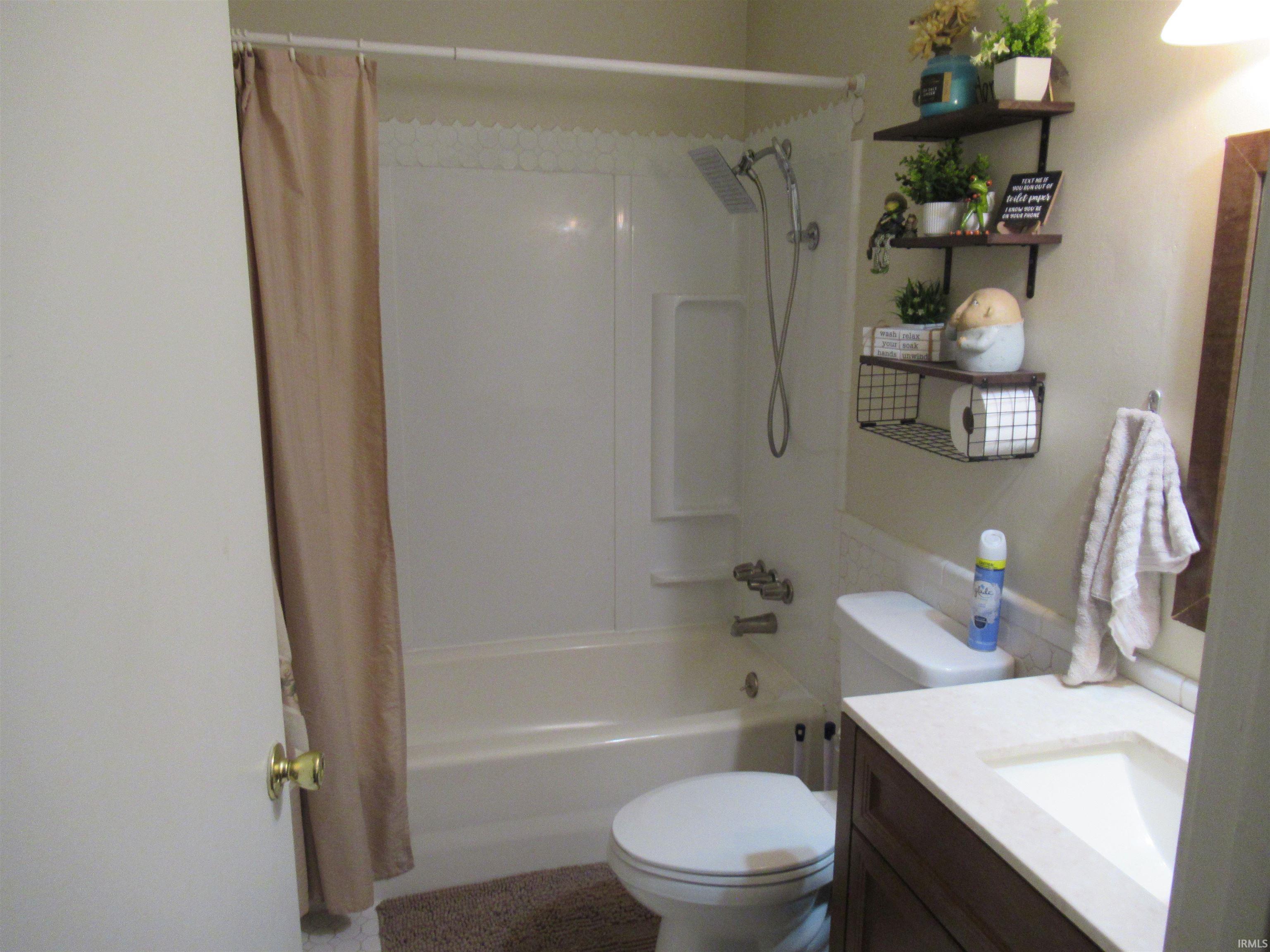 215 Worth Road Auburn, IN 46706 - Photo 28 of 32 Gallery Image 28