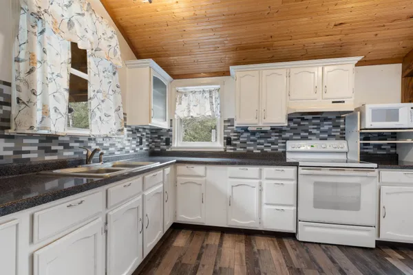 $200,000 | 6692 County Rd C, South Range, WI 54874