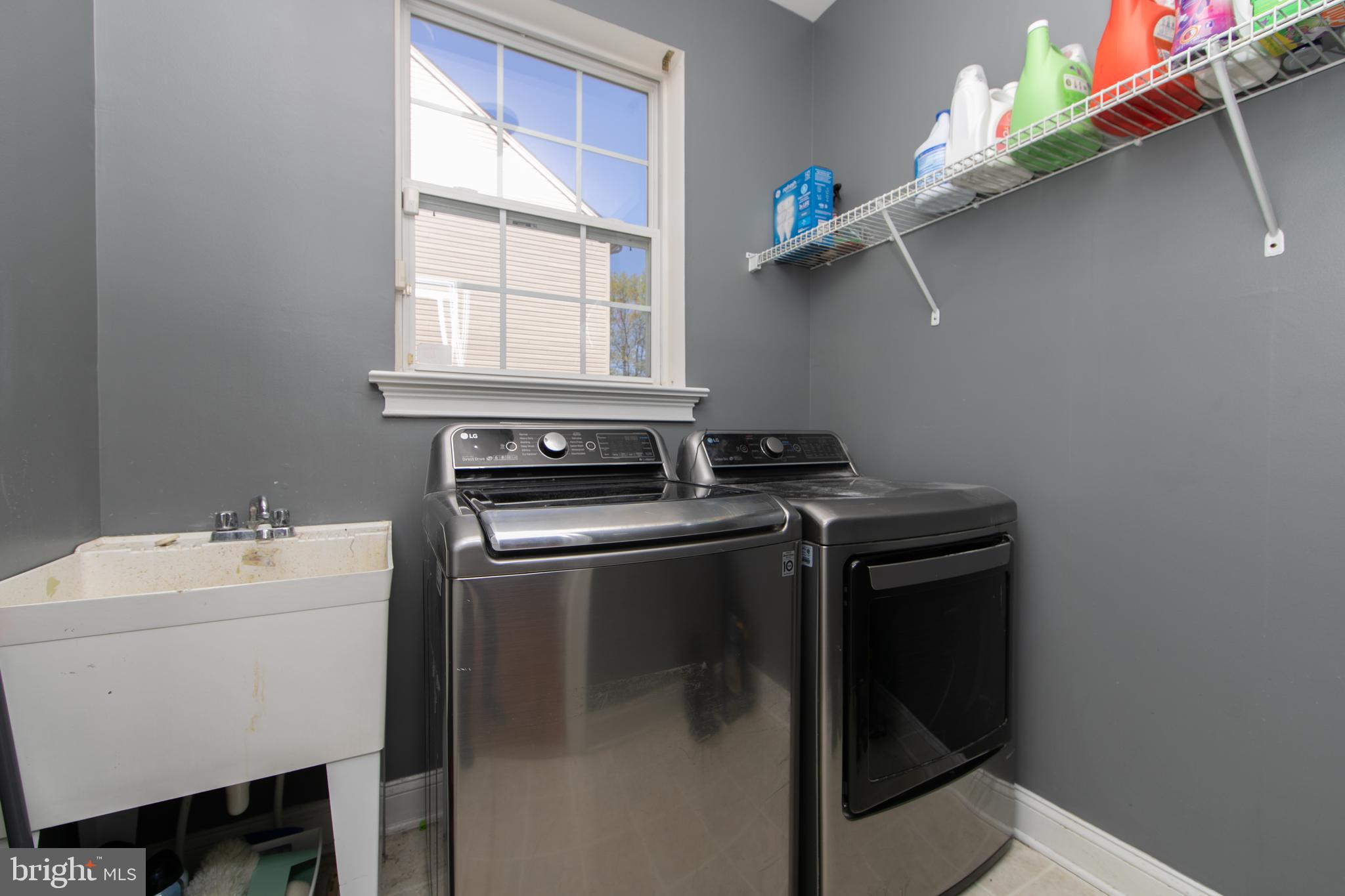 4 Conifer Way Sicklerville, NJ 08081 - Photo 33 of 39 a utility room with dryer and washer