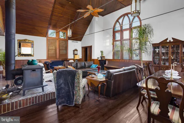 $3,900 | 230 Washington Street, Fieldsboro, NJ 08505