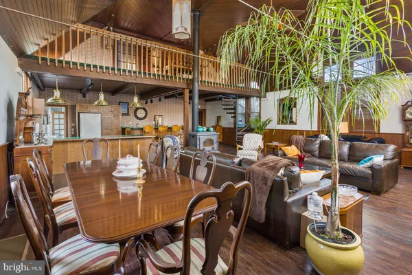 $3,900 | 230 Washington Street, Fieldsboro, NJ 08505