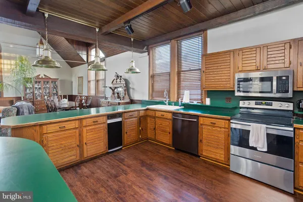 $3,900 | 230 Washington Street, Fieldsboro, NJ 08505