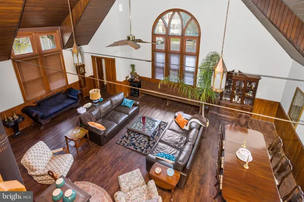 $3,900 | 230 Washington Street, Fieldsboro, NJ 08505