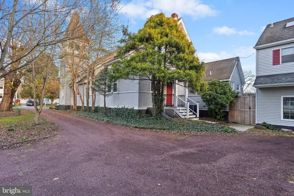 $3,900 | 230 Washington Street, Fieldsboro, NJ 08505