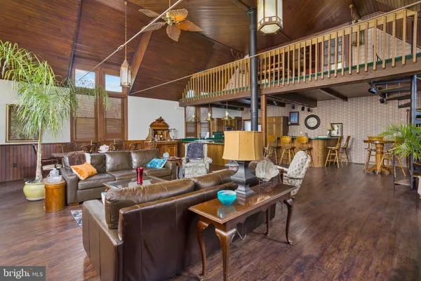 $3,900 | 230 Washington Street, Fieldsboro, NJ 08505