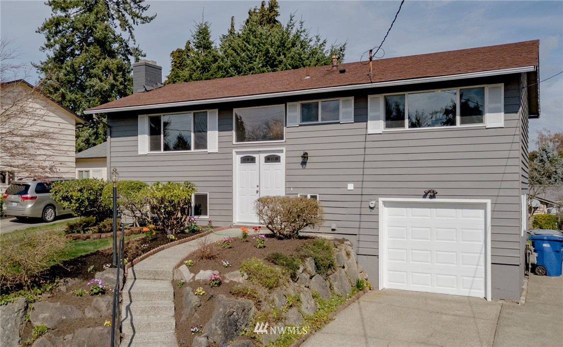 4132 Northeast 10th Street Renton, WA 98059 - Photo 2 of 25