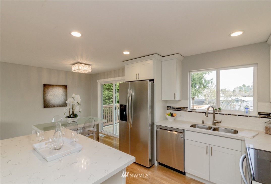 4132 Northeast 10th Street Renton, WA 98059 - Photo 12 of 25