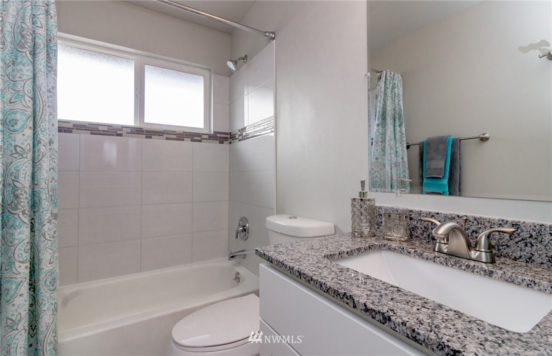 4132 Northeast 10th Street Renton, WA 98059 - Photo 16 of 25