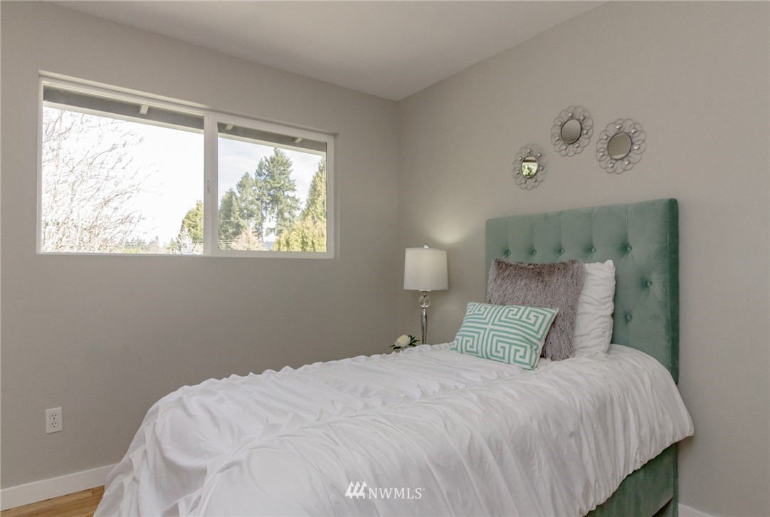 4132 Northeast 10th Street Renton, WA 98059 - Photo 18 of 25