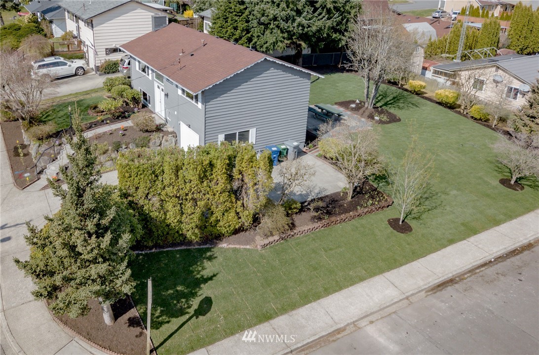 4132 Northeast 10th Street Renton, WA 98059 - Photo 22 of 25