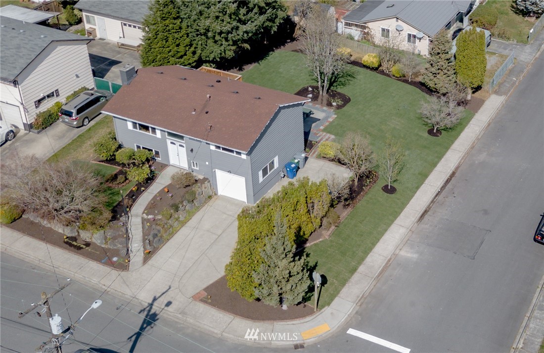 4132 Northeast 10th Street Renton, WA 98059 - Photo 24 of 25